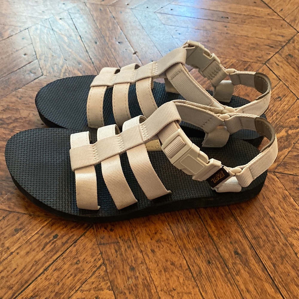 Teva Dorado sandals size 8 birch/black